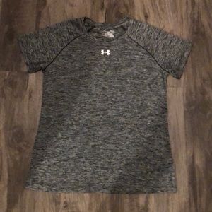 Like new women’s Under Armour Cold Gear Shirt